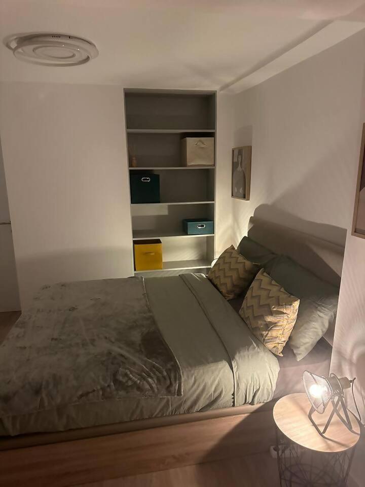 Stylish Renovated Apartment In Chiado Lisbon Bagian luar foto